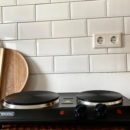 Apartman Uriges 60qm In Einem Alten Haeuschen Am Waldrand - 10km Bis Wuerzburg Reichenberg
