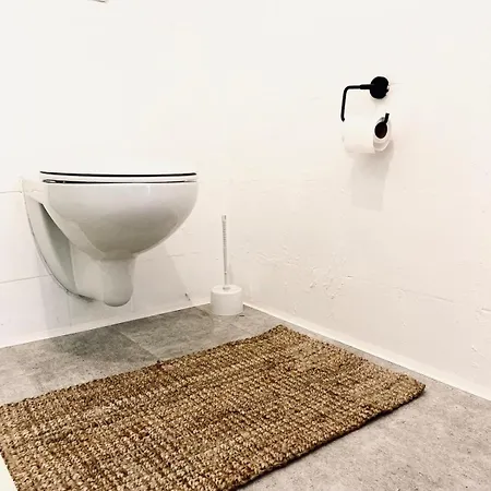 Apartman Uriges 60qm In Einem Alten Haeuschen Am Waldrand - 10km Bis Wuerzburg